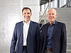 Markus Wimplinger, Corporate Technology Development und IP Director bei EV Group (links) und Robert Saller, Geschäftsführer von DELO (rechts)