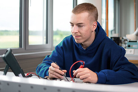 ELEKTRONIKER FÜR GERÄTE UND SYSTEME (w/m/d)